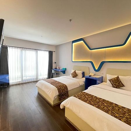 Golden Palace Hotel Batu Merah Exterior photo