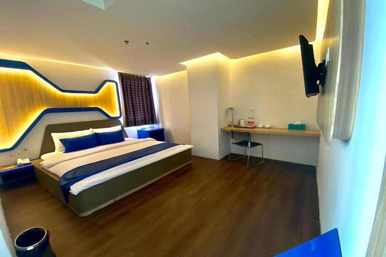 Golden Palace Hotel Batu Merah Exterior photo