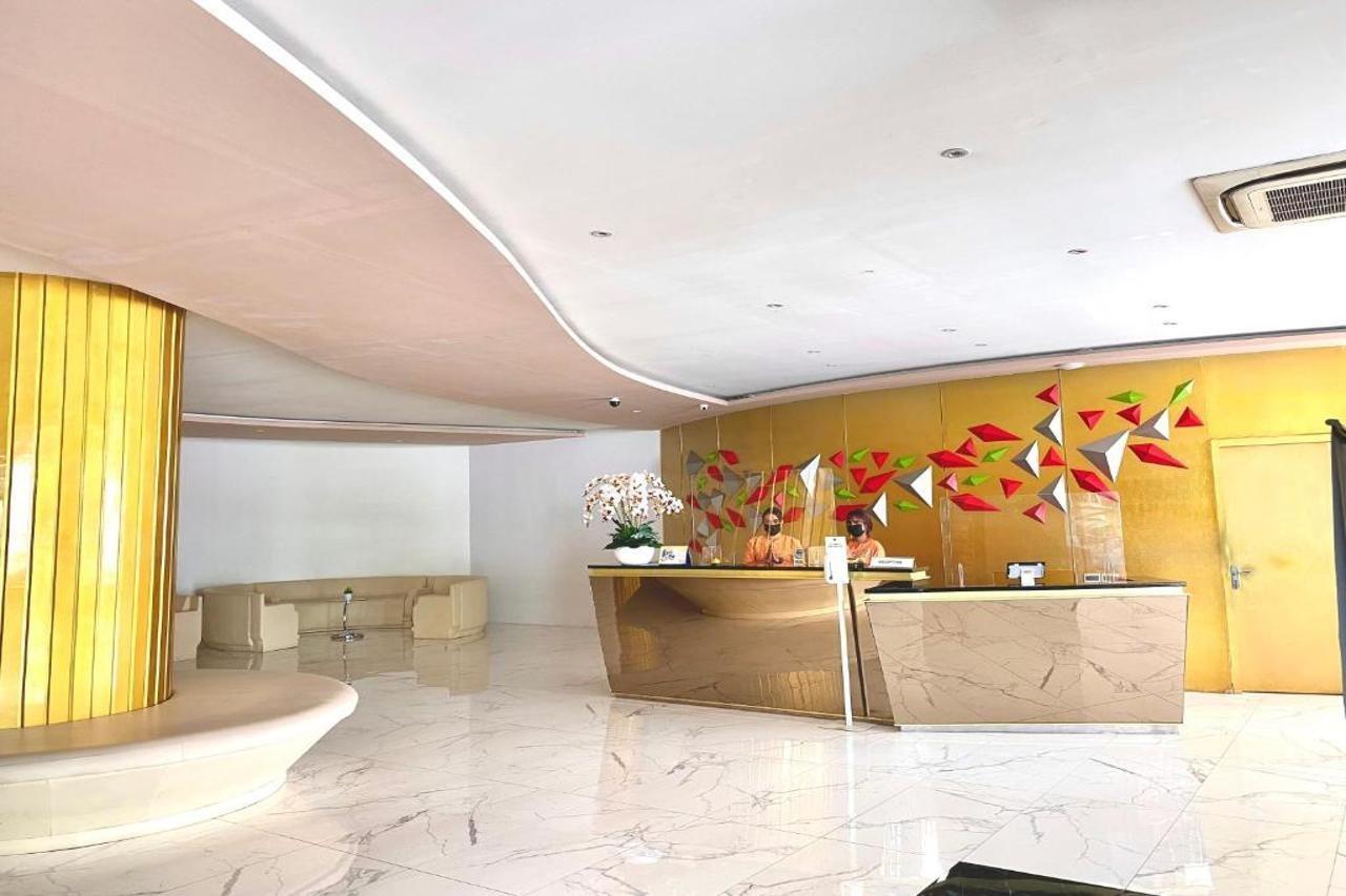 Golden Palace Hotel Batu Merah Exterior photo